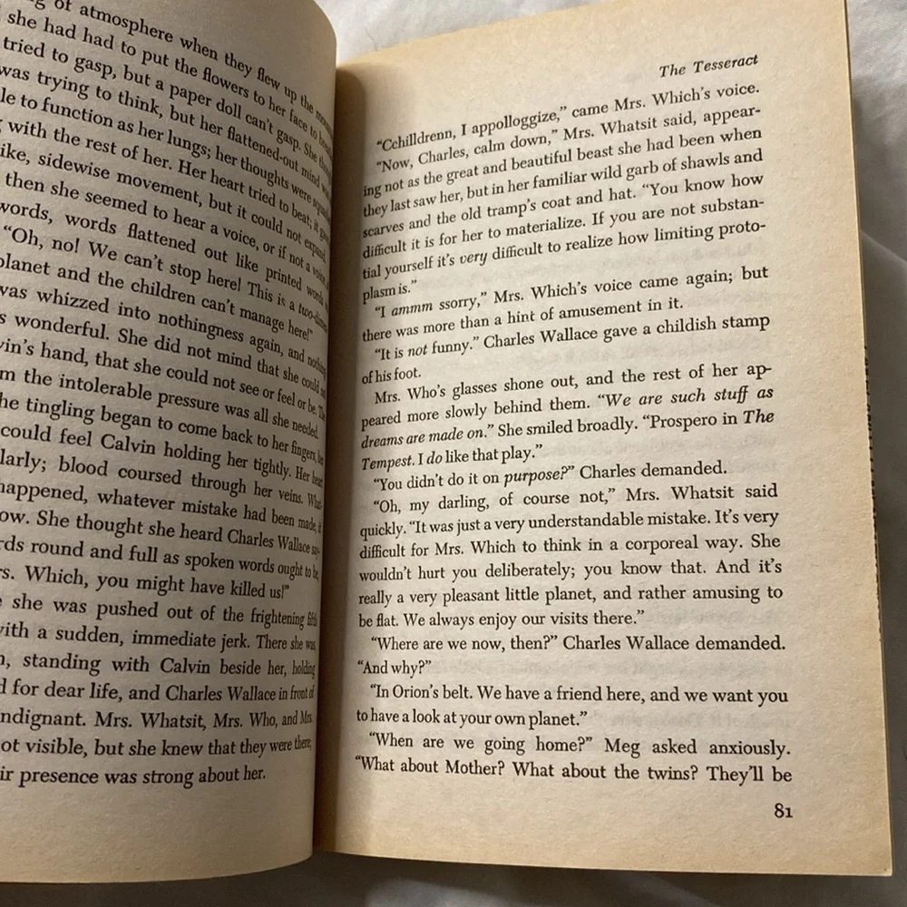 A Wrinkle in‎ Time Paperback By Madeleine L'Engle The Newberry Medal 1973 Good